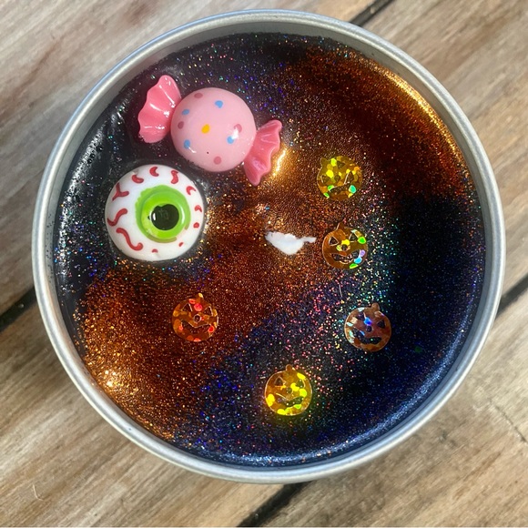 Trick or Treat Chocolate Candle 🍭 4 oz - Picture 4 of 7